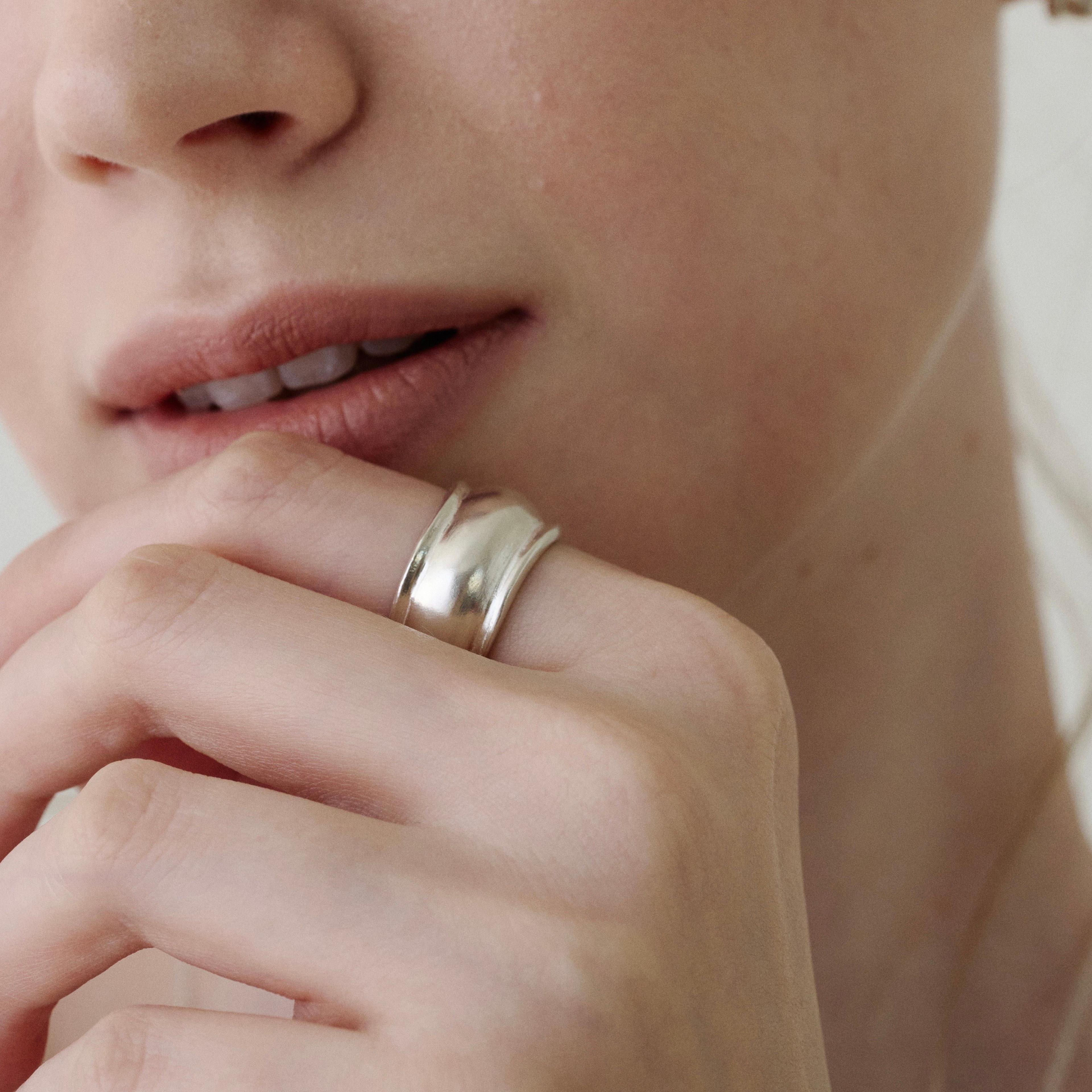 Contour ring