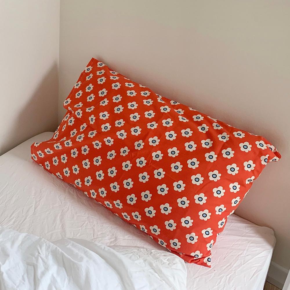 retro flower red pillowcase