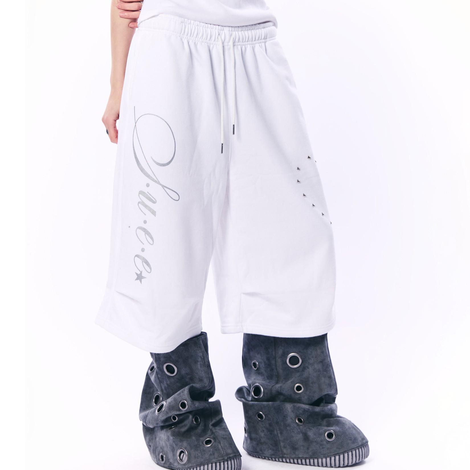 HEART STUD LOGO BERMUDA PANTS / WHITE