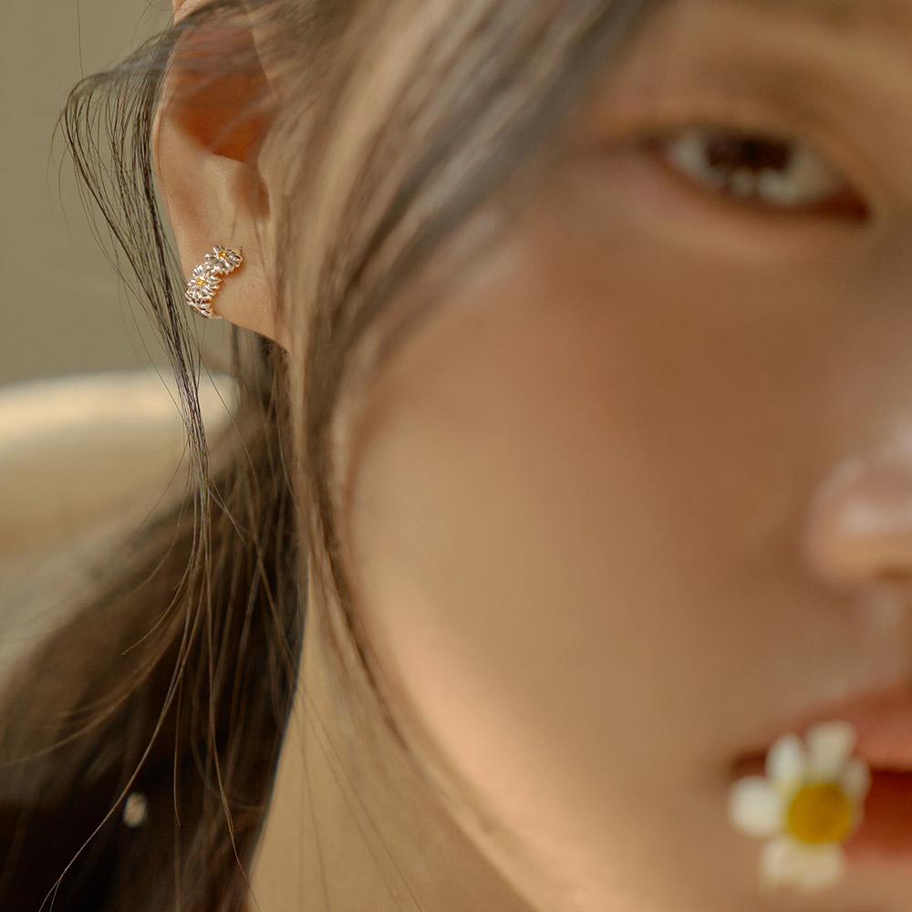 14k post 데이지 블룸 원터치 링귀걸이