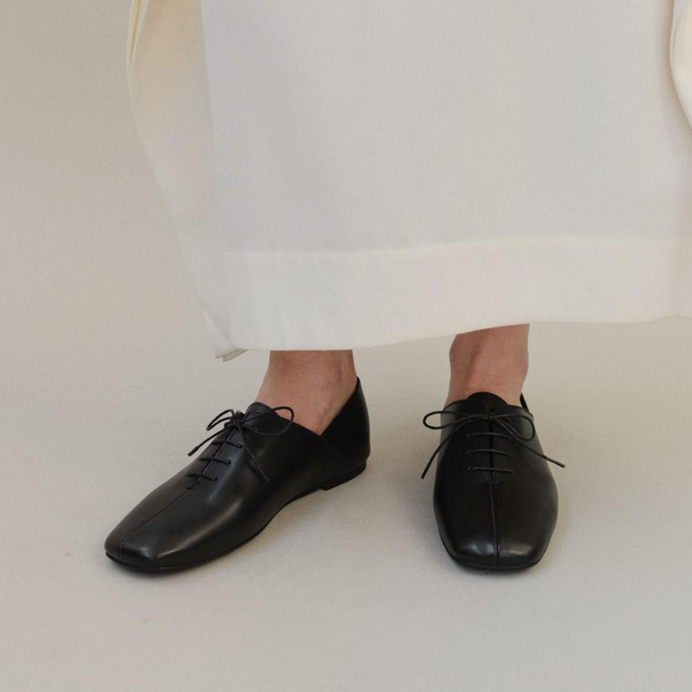 Linear derby shoes Black