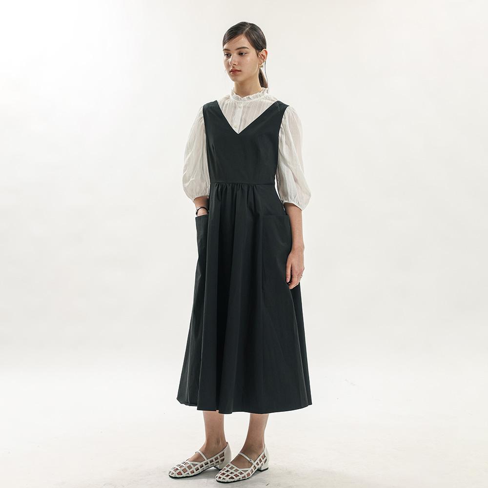 WD_Black sleeveless flare dress