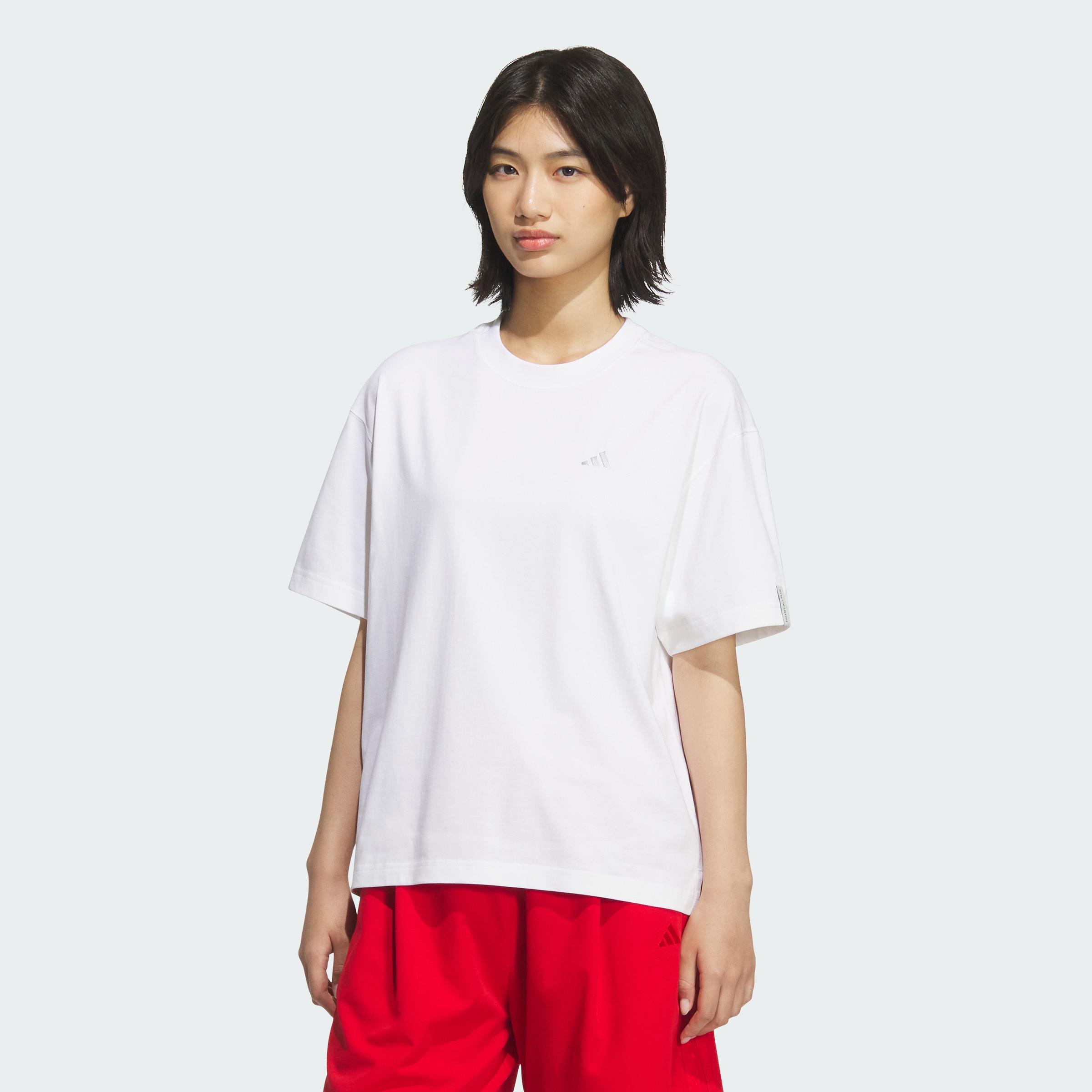 에센셜 플러스 스몰 로고 루스 핏 쇼트 슬리브 티셔츠 KF8270