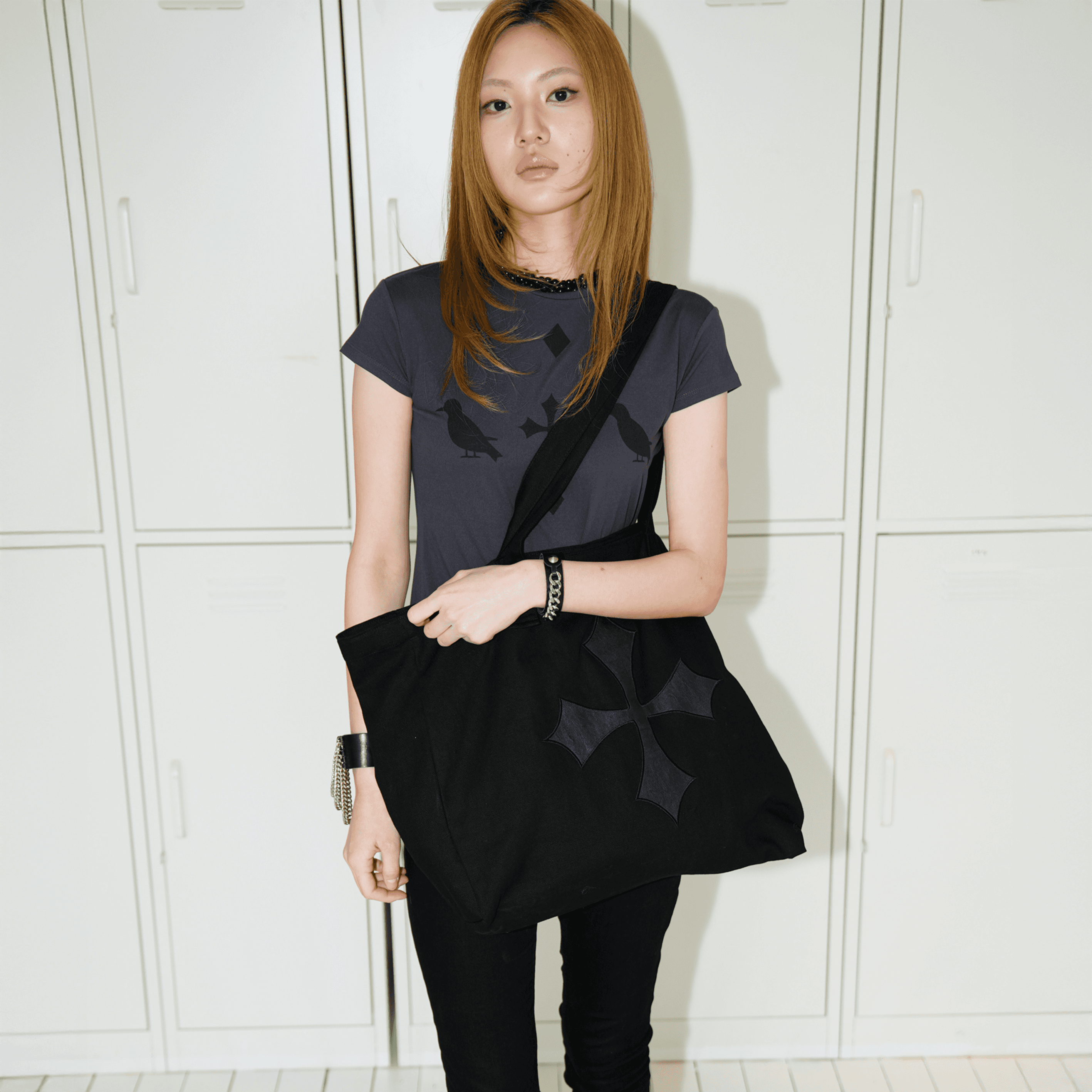 ARTIST COWHIDE PATCH BIG BAG (BLACK)