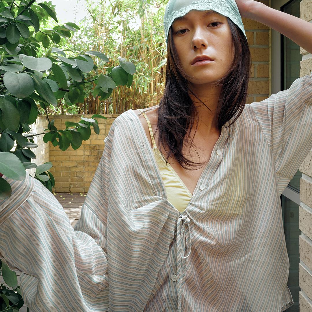 DRAPE TUCK SHEER SHIRT_LIGHT BEIGE