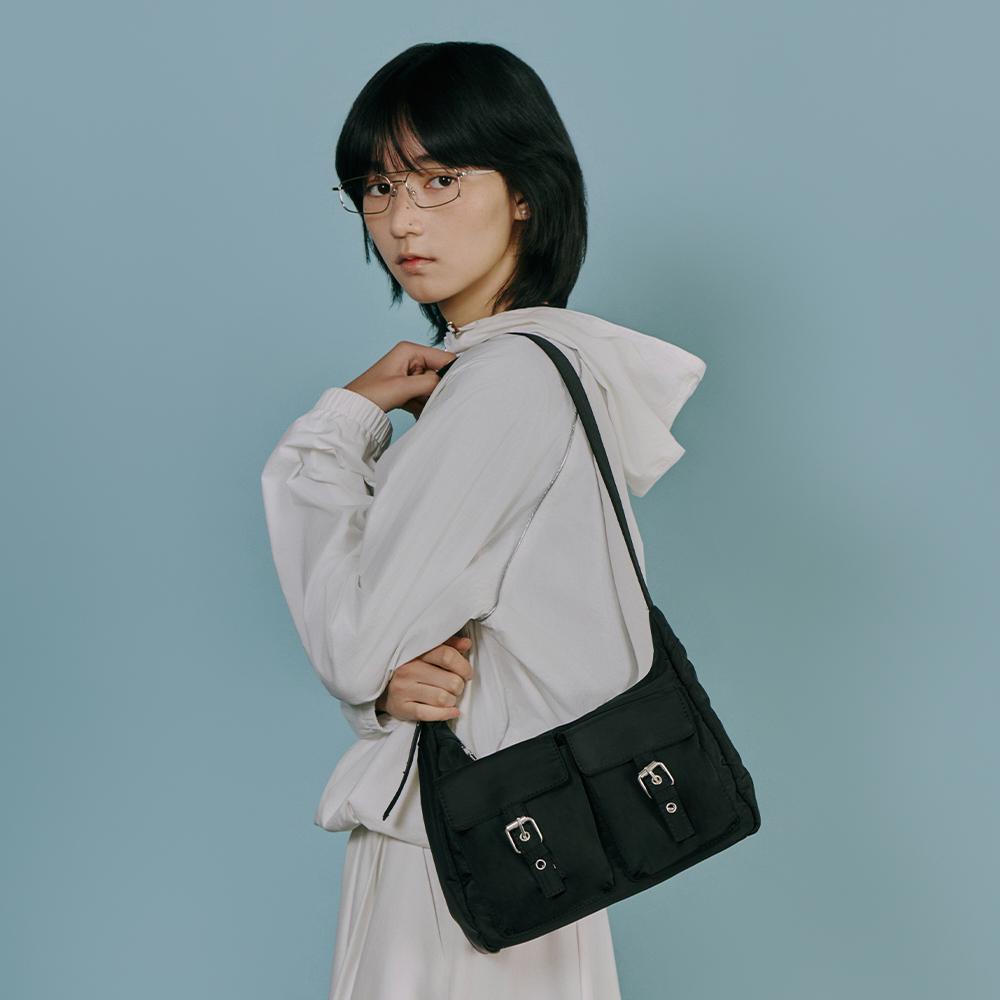 버클 포켓 숄더 백 AS7AB281
