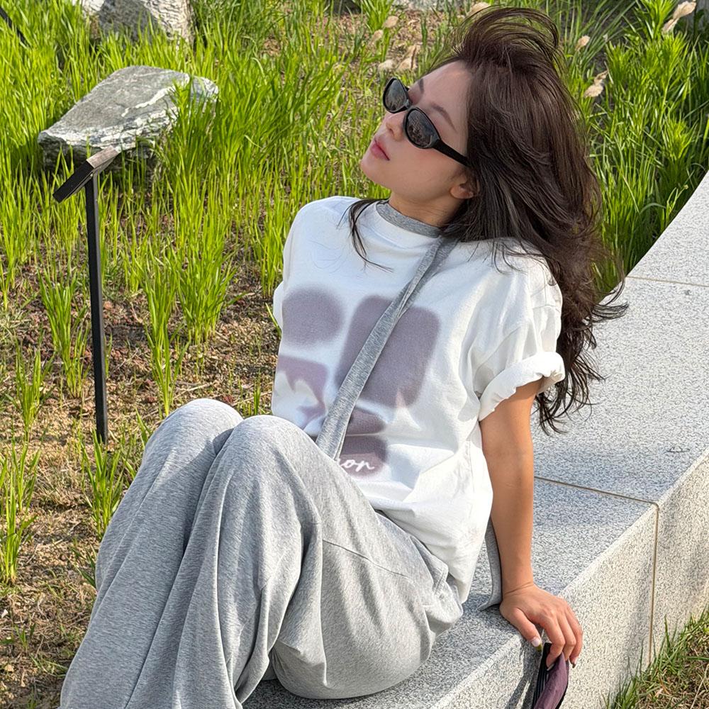 [6/23 예약배송][가훤 PICK] [CORE] SMUDGE GRAPHIC T-SHIRT - WHITE