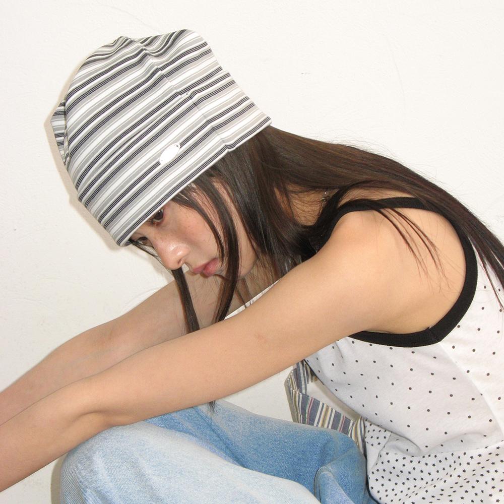 STRIPE KNOT SQUARE BEANIE GREY