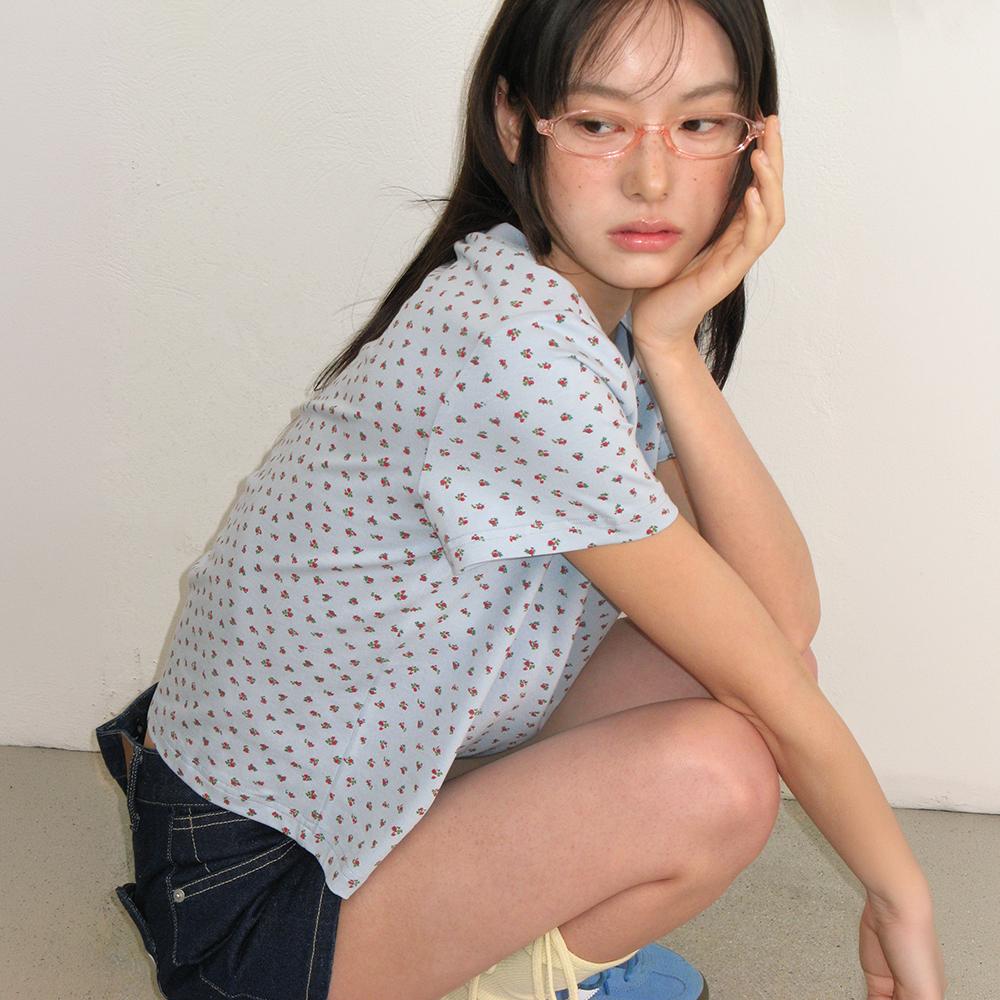 FLORAL MINI LABEL CROP SHORT SLEEVE SOFT BLUE