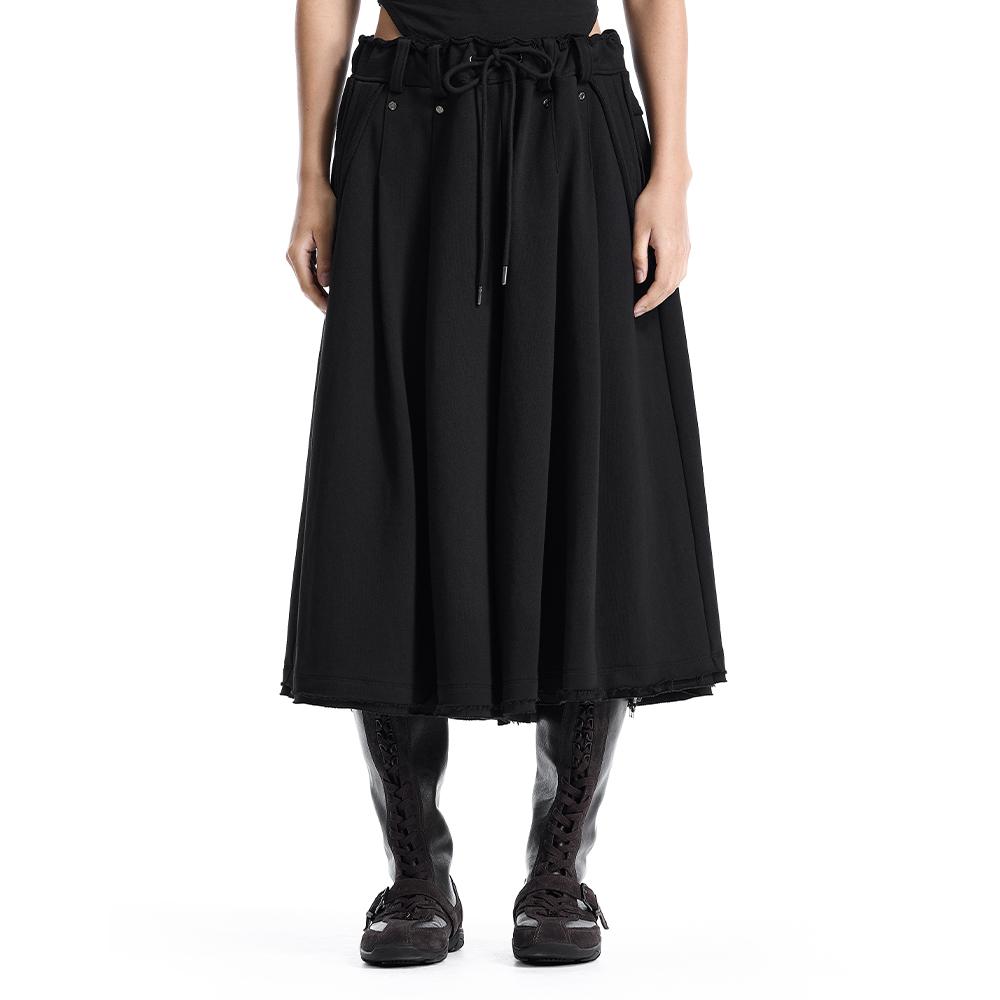 Raw-Edge Pleated Set-Up Bermuda Pants [ Black ]