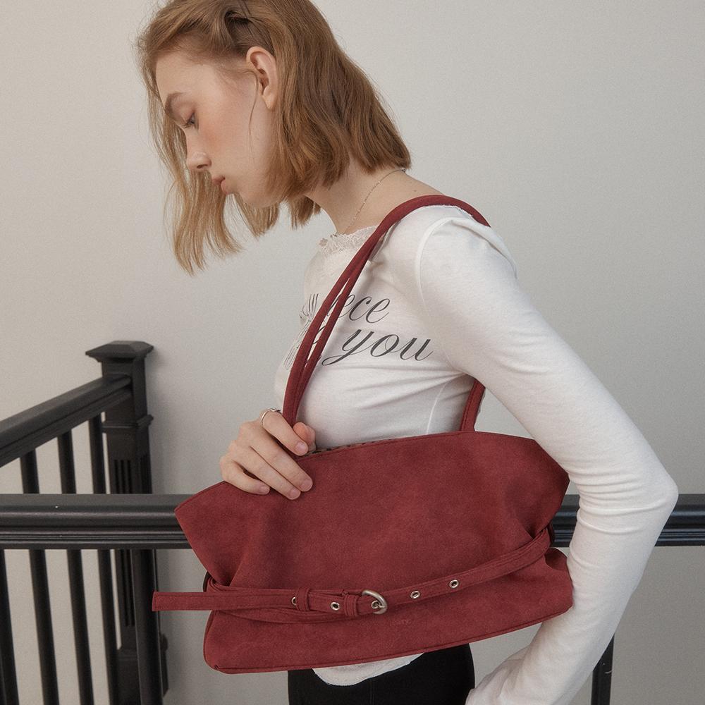 MELLOW REVERSIBLE BELT TOTE BAG_MATTE WINE