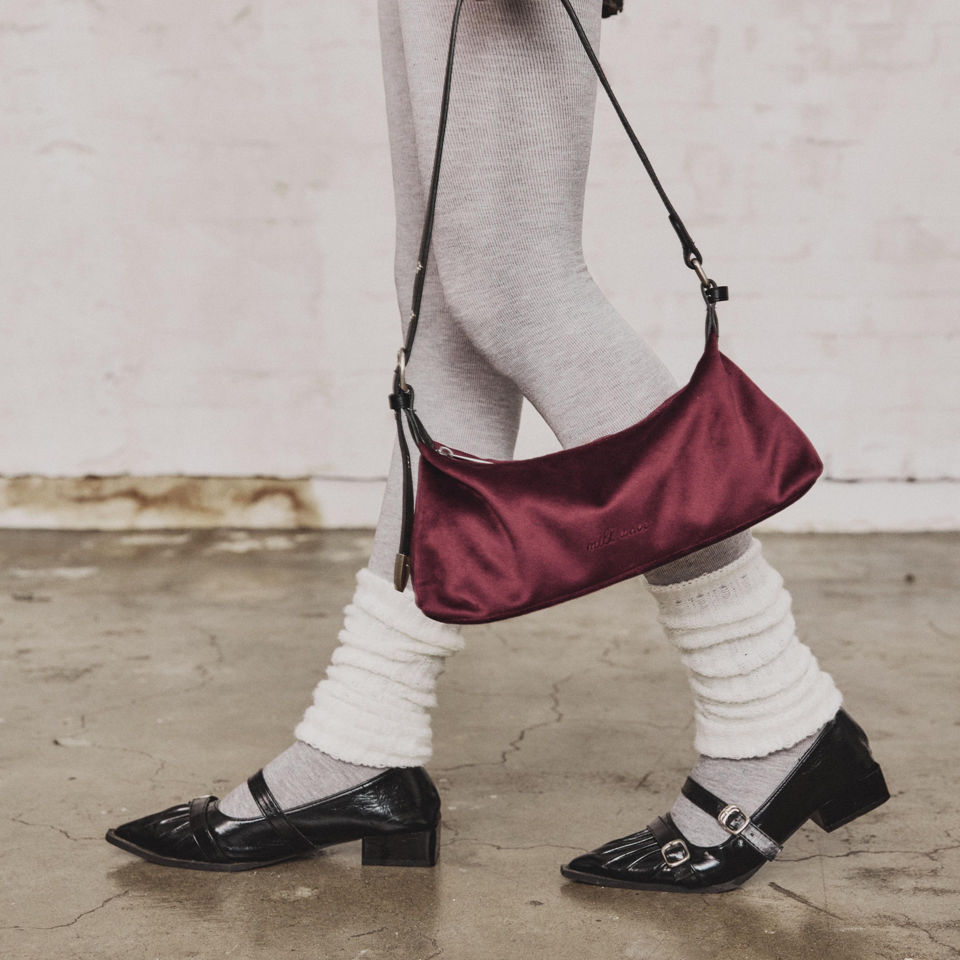 Velvet Pierce Tail Shoulder Bag [Wine]