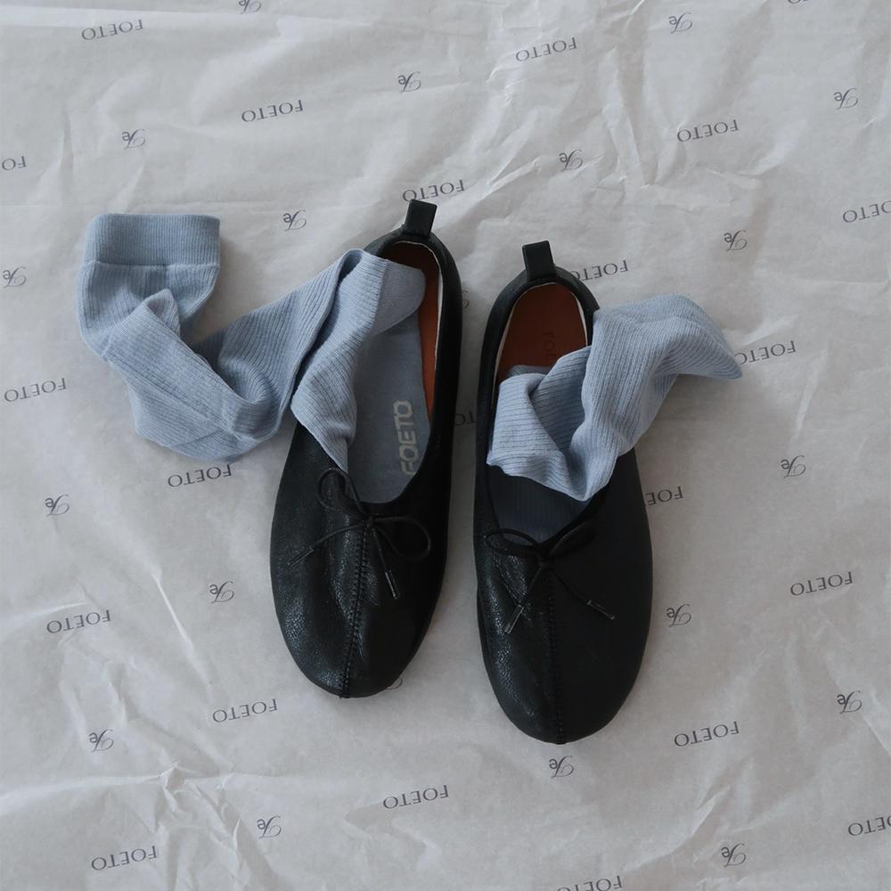 Bow black leather flats (vibram sole)