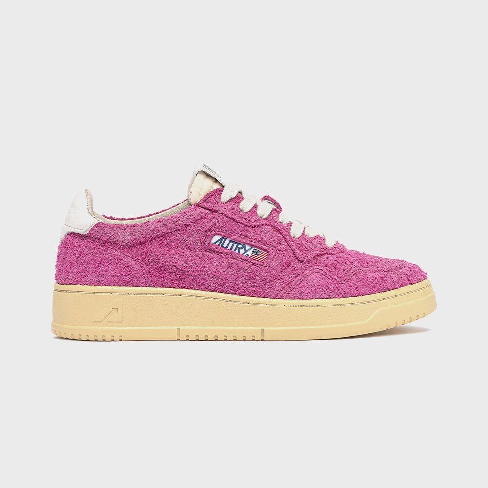 메달리스트 스니커즈 in hairy suede fuchsia