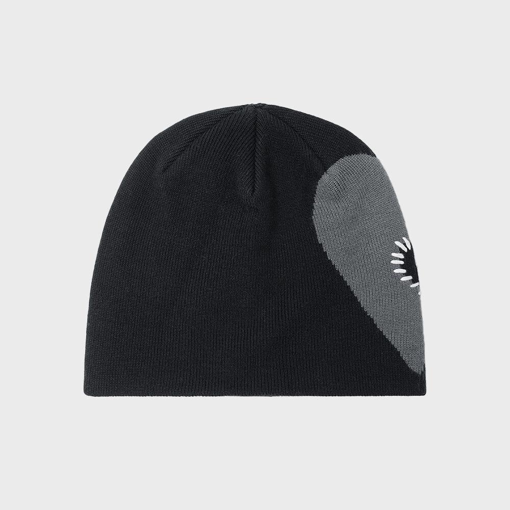 STITCHED HEART BEANIE - BLACK