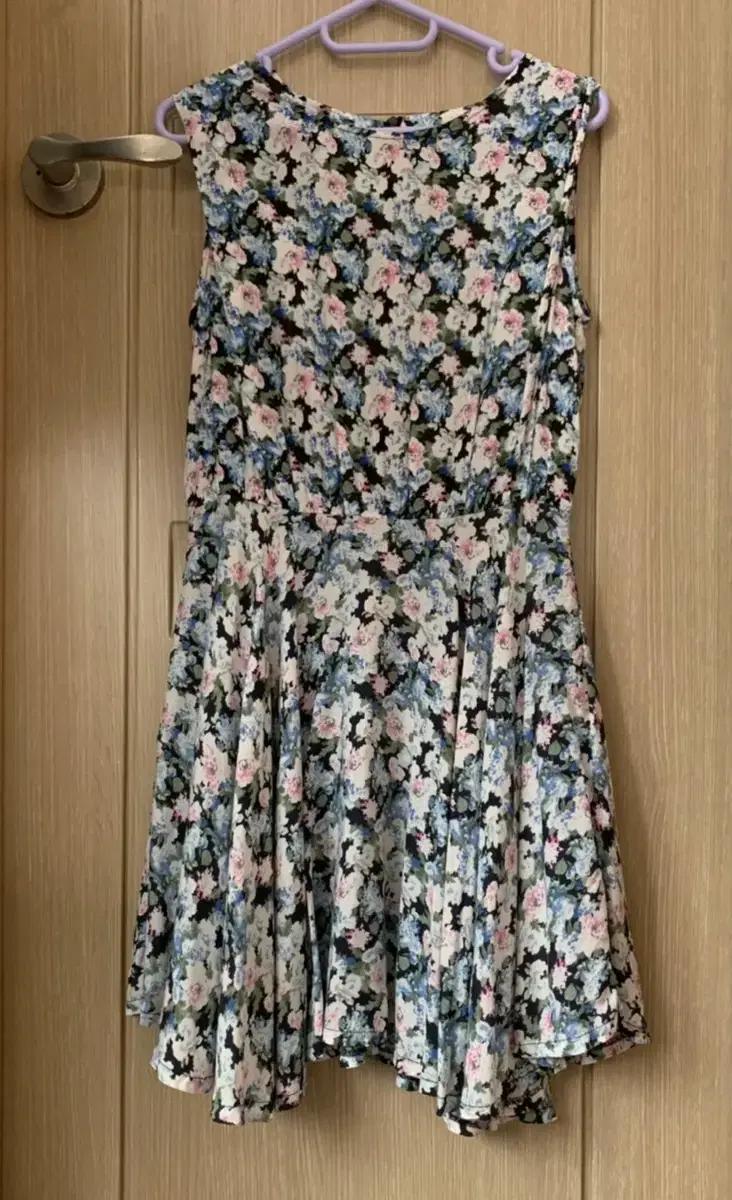 (55/새것)클라비스 꽃무늬 원피스 가격내림