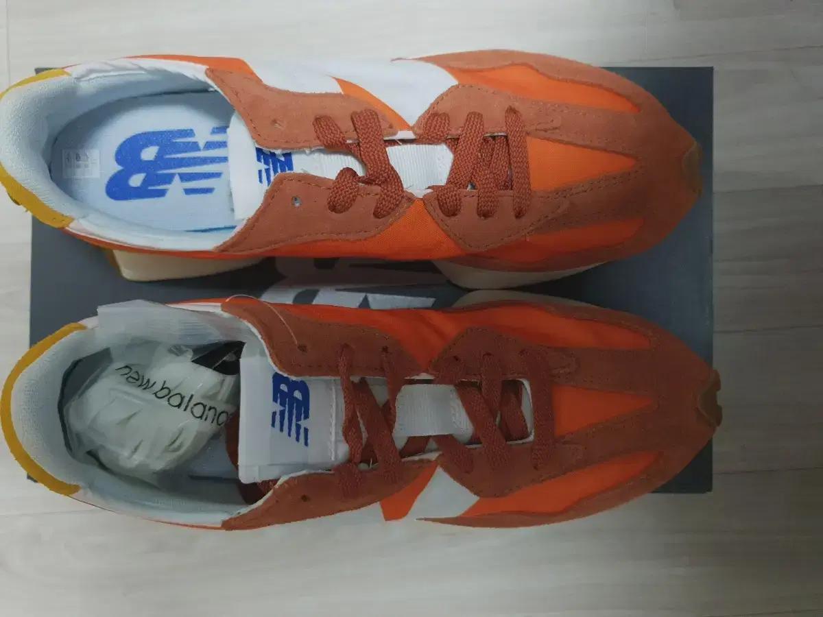 뉴발란스 327 오렌지 265사이즈 번개페이 가능