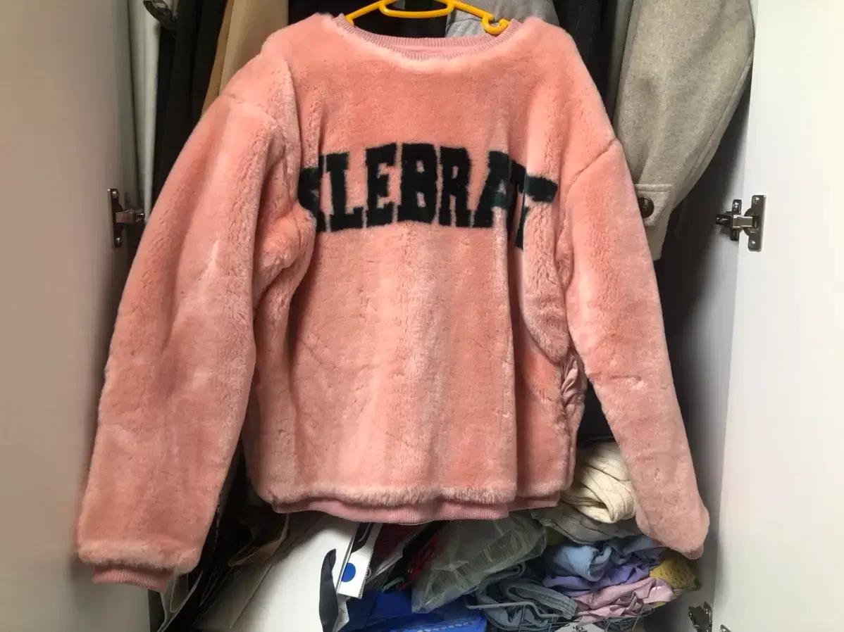 ###스타일난다 페이크퍼 맨투맨###