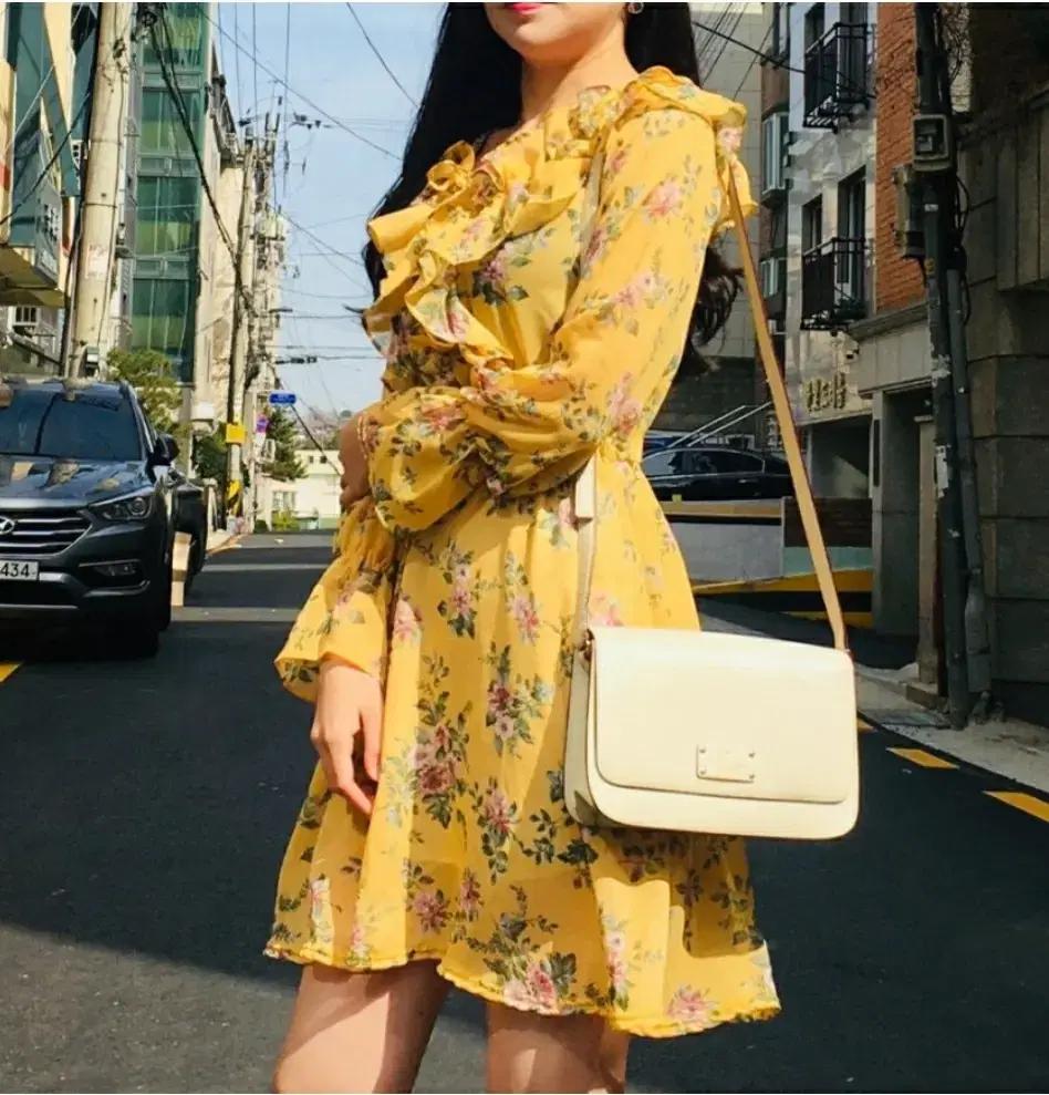프릴 브이넥 쉬폰 플라워 원피스 옐로우 꽃무늬 봄 가을 미니원피스