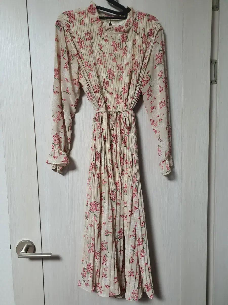 쉬폰 꽃무늬 주름 롱원피스