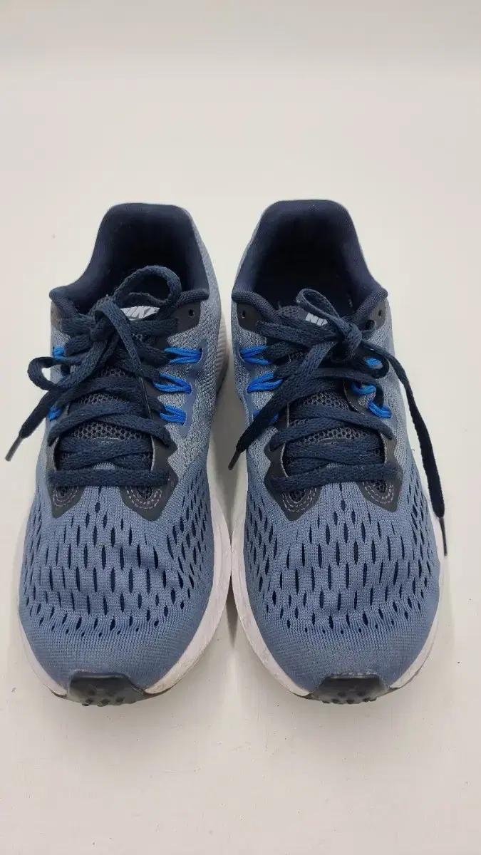 나이키 줌 윈플로4러닝화250