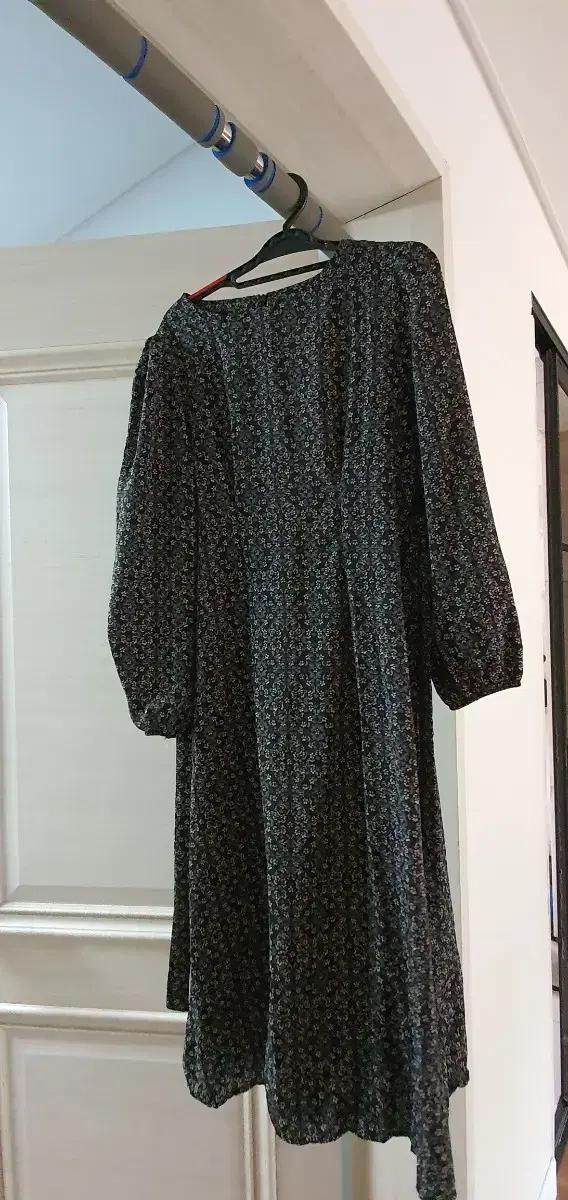 (옷장정리)잔꽃무늬 원피스