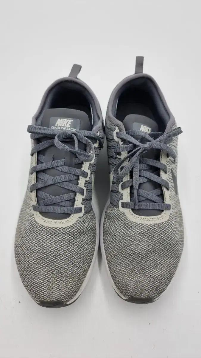 나이키 듀얼톤 레이서 러닝화275