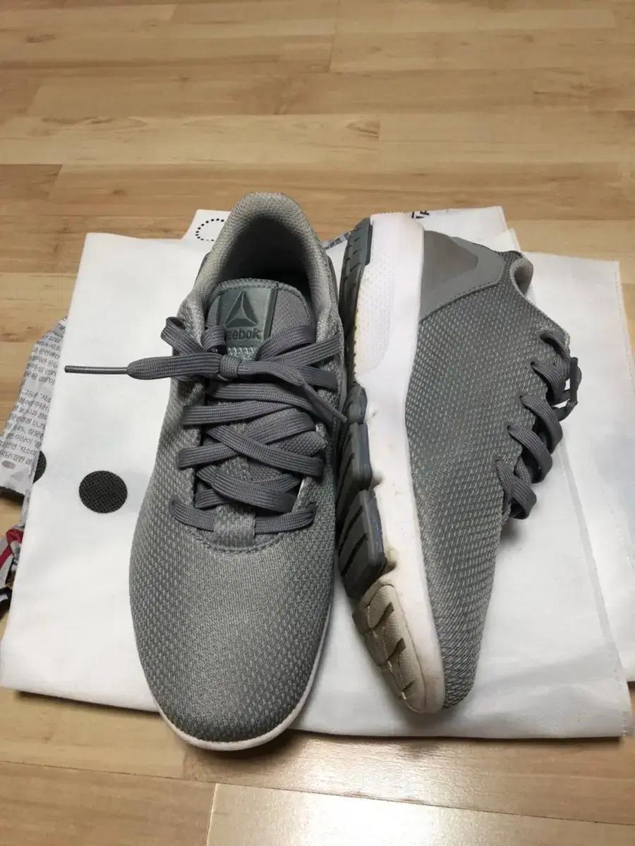 여성 리복(reebok)운동화