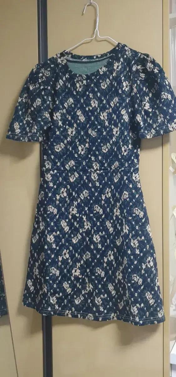 자가드 슬림핏 니트 원피스 플라워 미니 프리사이즈 딥그린