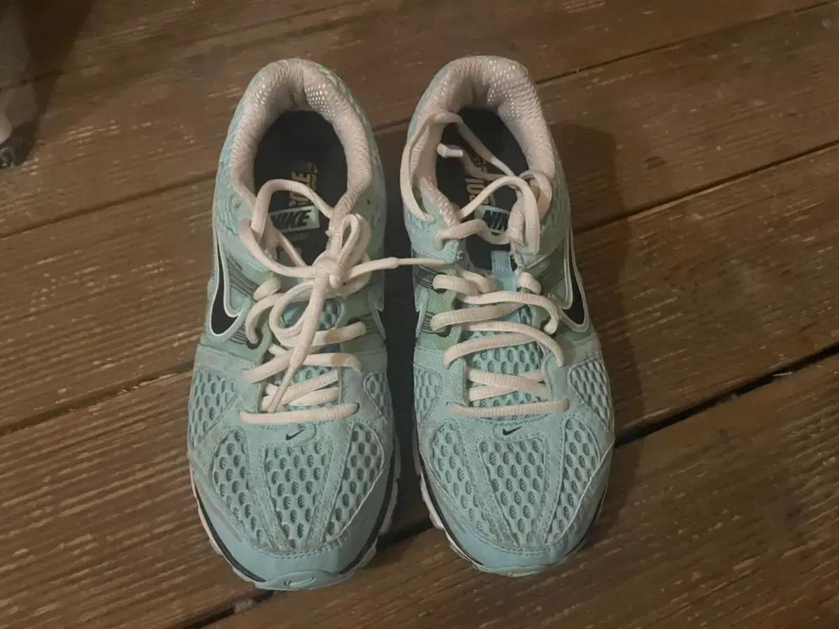 나이키 러닝화 240