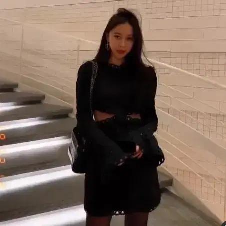 (미착용 새상품)러브미우 수입 블랙 허리 트임 원피스 쵸퍼