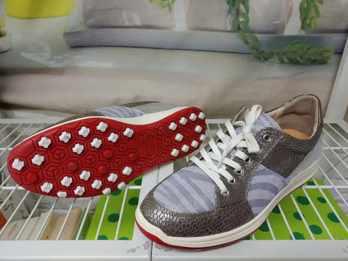 250/ 무크 mook 여성 데일리 스니커즈 스파이크리스 여성신발 W18