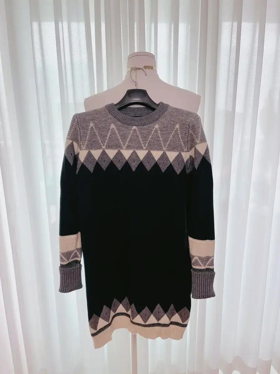 [새상품] 따뜻한 니트 배색 원피스 롱니트