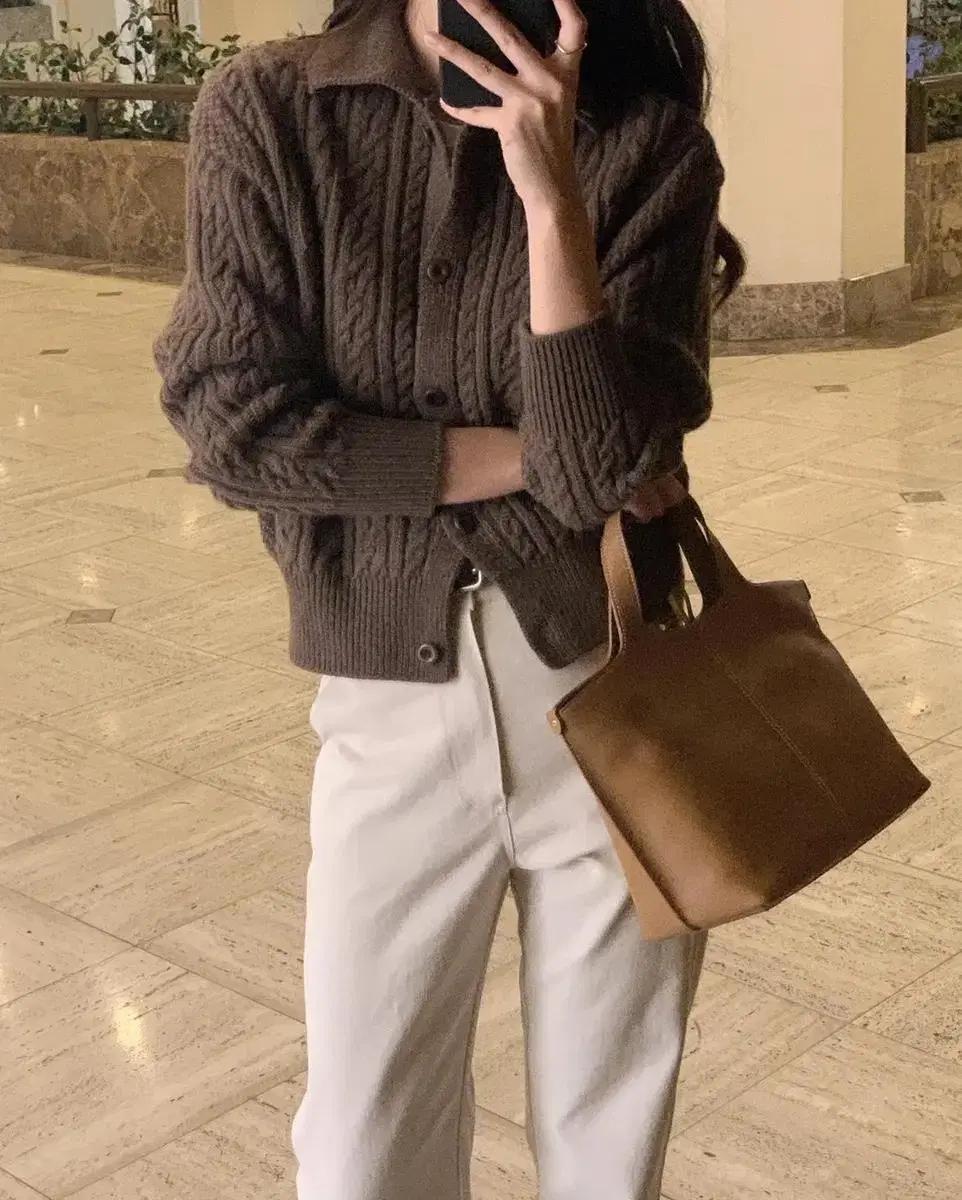 (새상품)버베인 마스 울 케이블 가디건 꽈배기 니트 차콜 아이보리 브라운