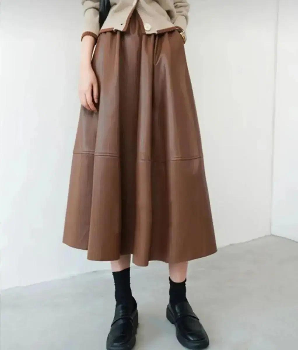 밴딩플레어레더미디롱스커트 A라인무광가죽치마 심플한가을룩 데일리고무줄스커트