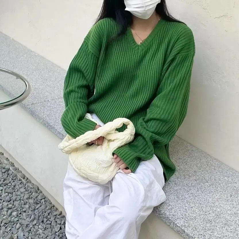 [새상품] 탄탄한 루즈핏 브이넥 봄니트/니트원피스