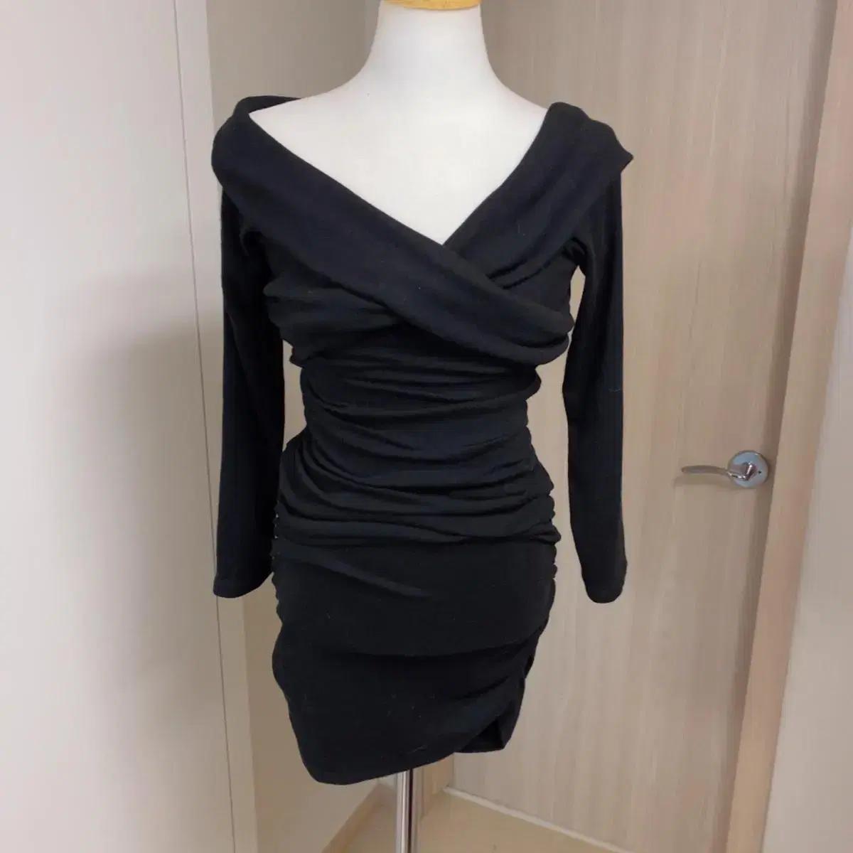 급처 겨울용 꼬임 오프숄더 셔링원피스