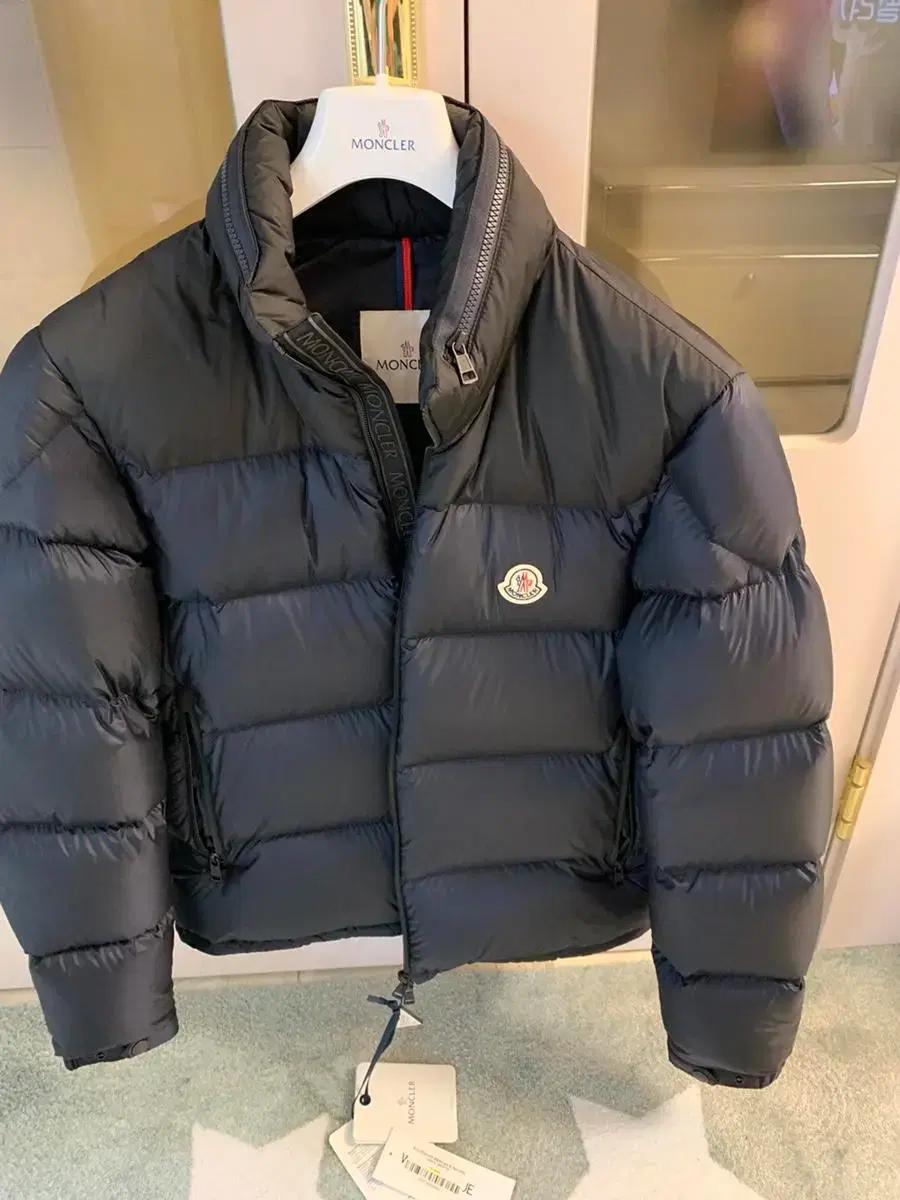 백화점판 22f/w몽클레어 페플리에 3사이즈 남자 사이