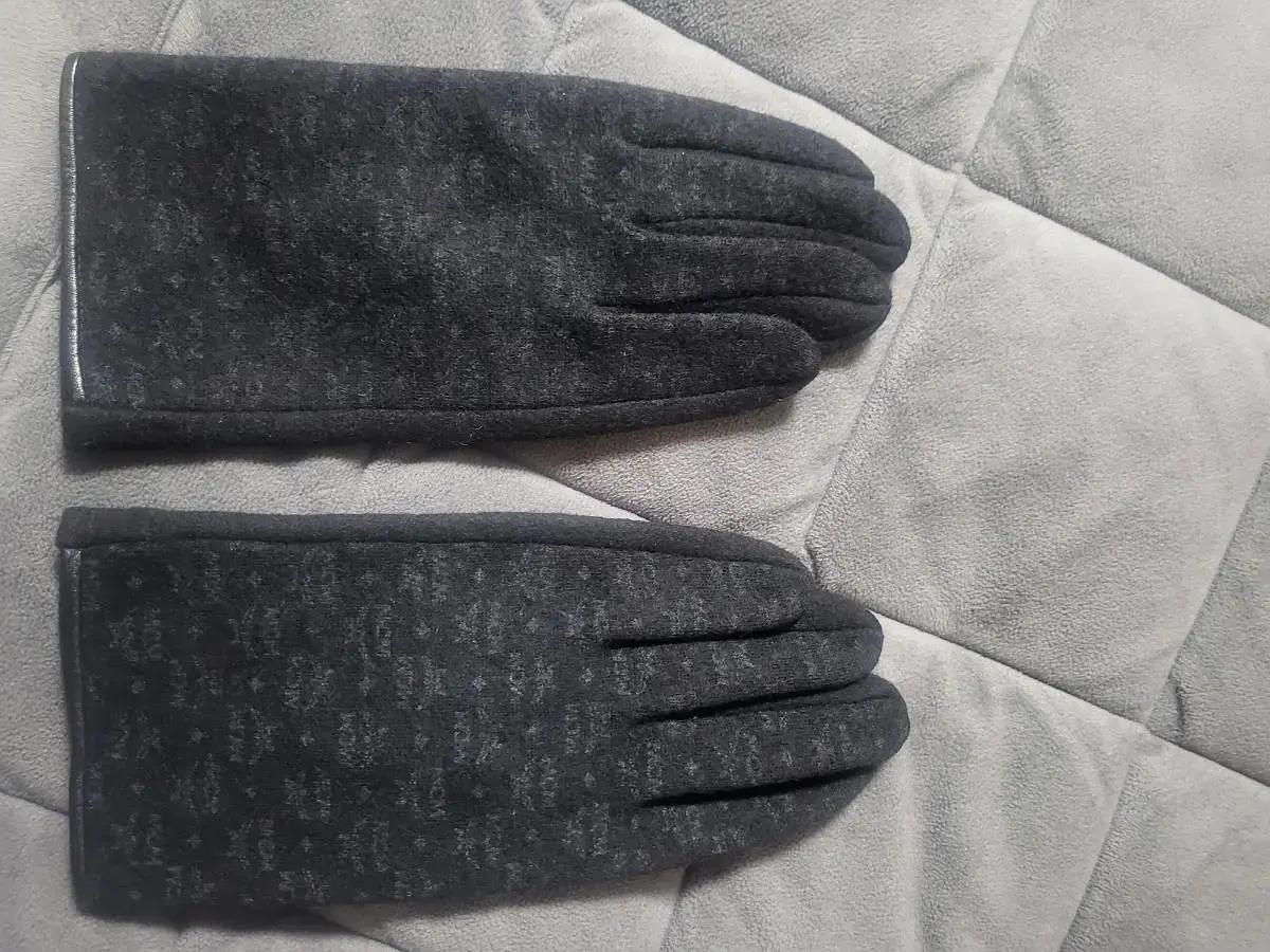 mcm 스웨이드 블랙 장갑 (free)