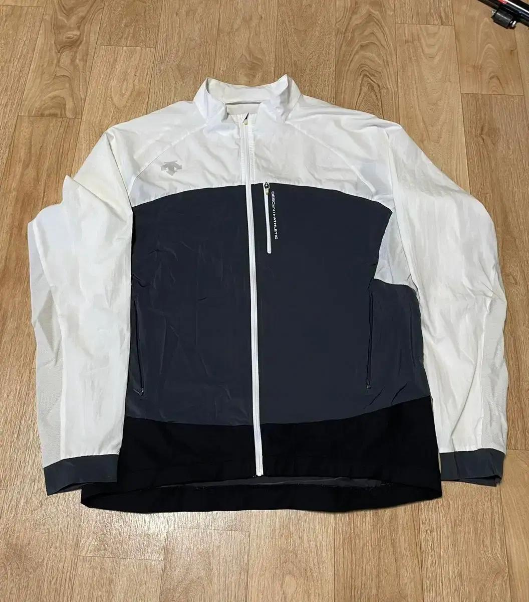 데상트 바람막이 XL