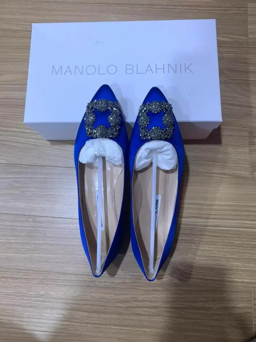 (정품)  마놀로블라닉 슈즈  245