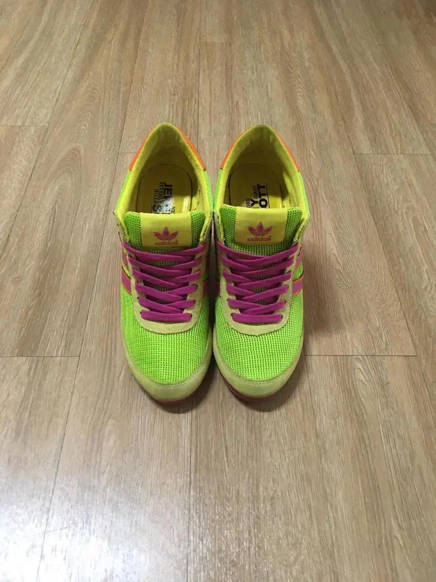 아디다스 키높이 운동화 (225)