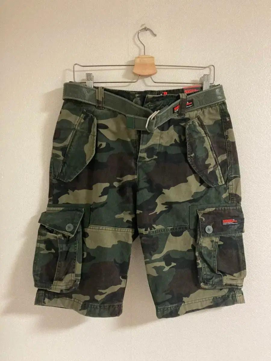 (새상품)superdry cargo belted shorts camo