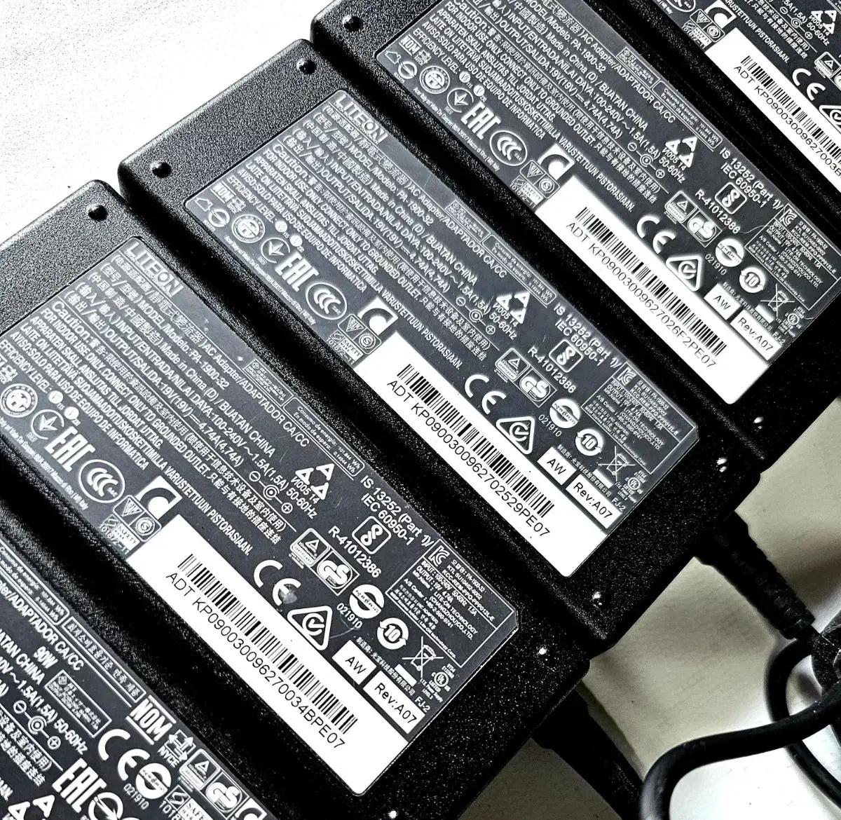 LG 노트북 19V(4.74A)90W 충전 어댑터 팝니다.