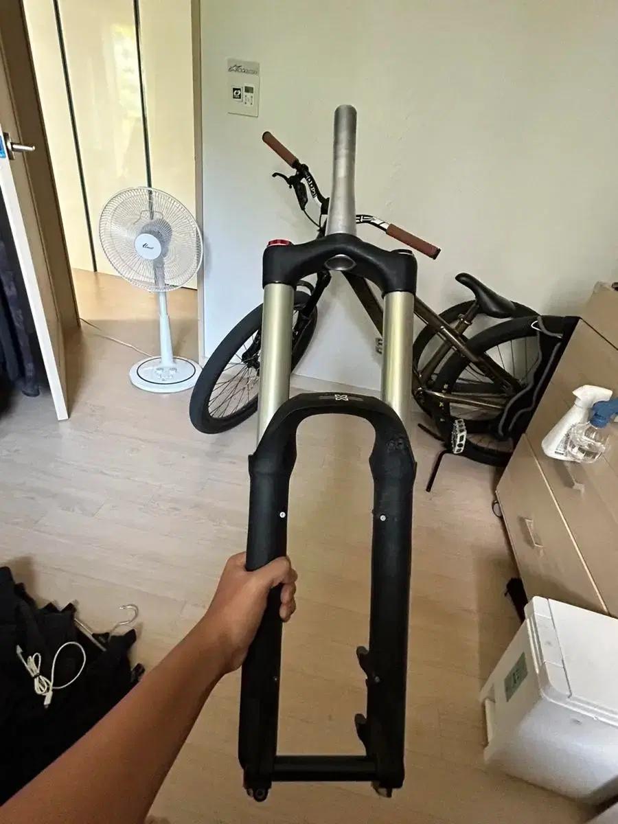 엑스퓨전 프론트샥 팝니다