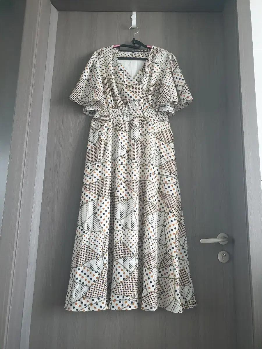 EVELLET)이블렛 패턴 랩 플레어 쉬폰 롱원피스