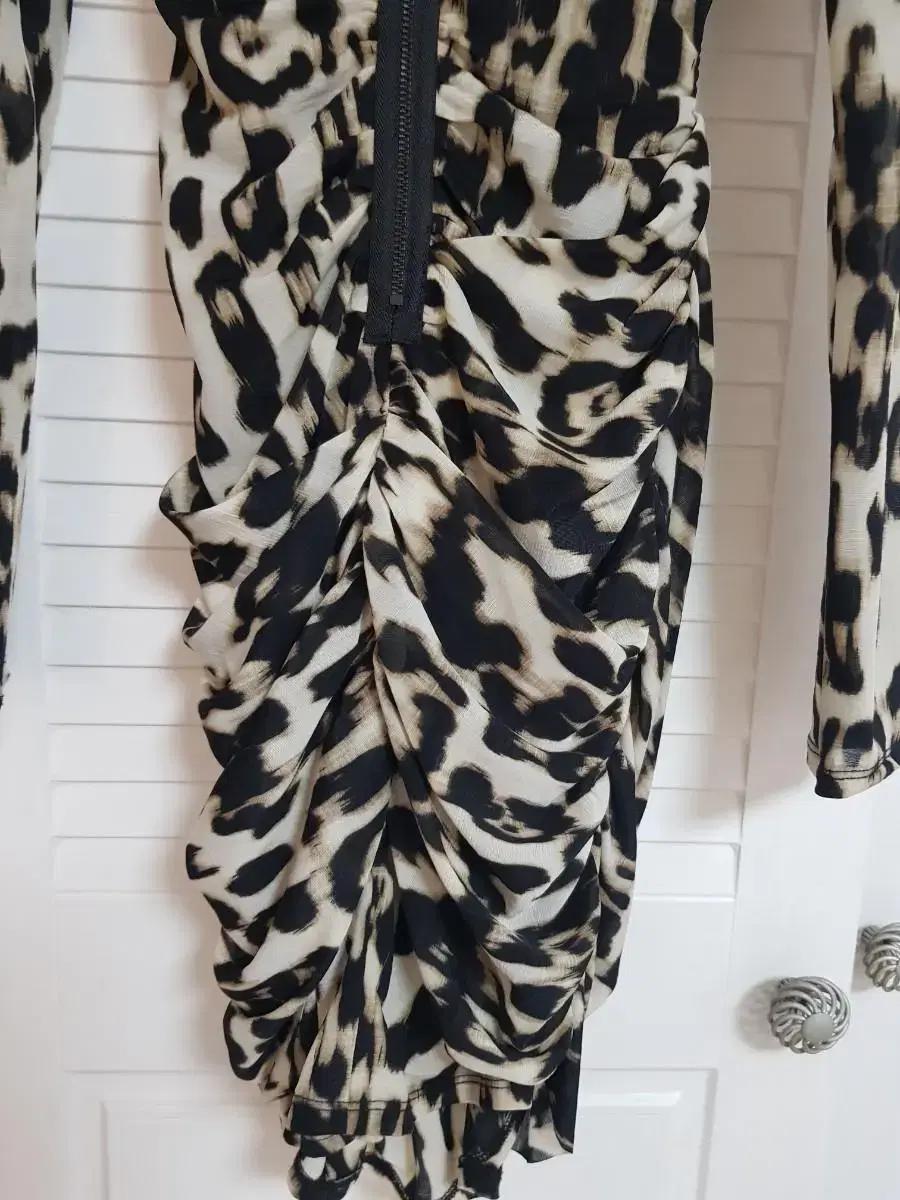 게스 쉬폰 저지스판 드레이프 원피스