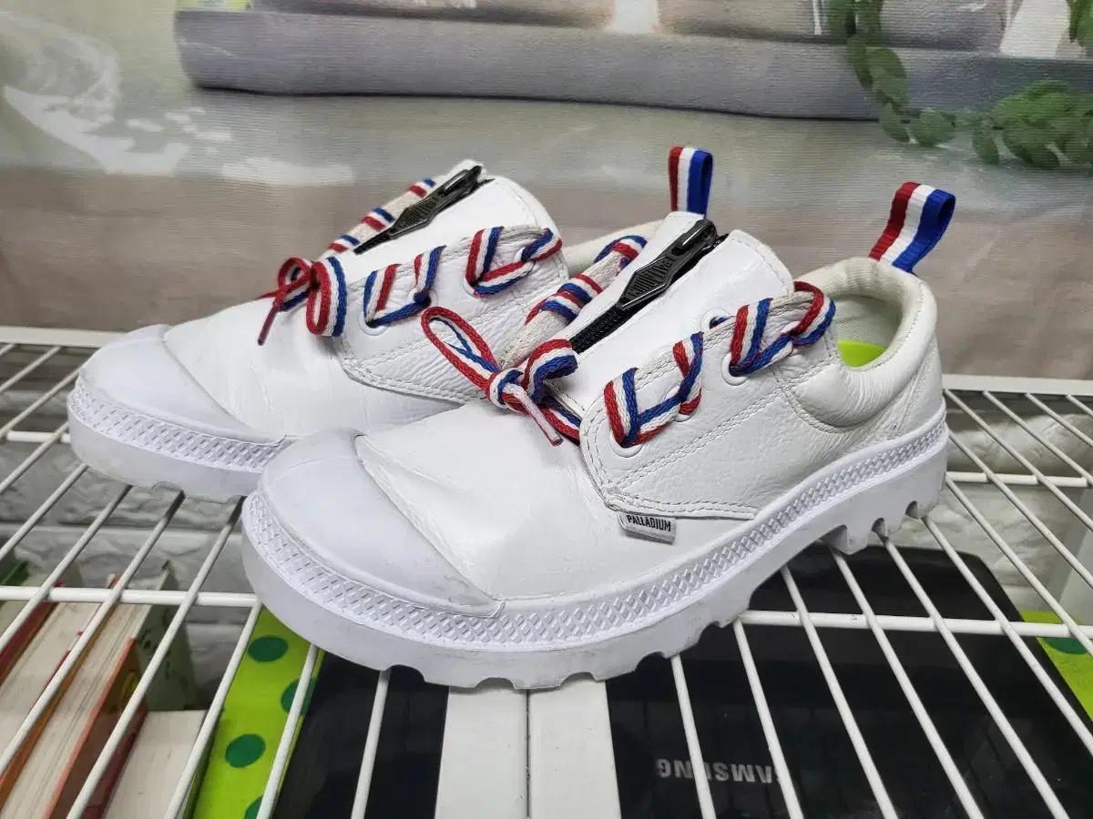 팔라디움 팜파 옥스퍼드 레더 여성스니커즈 운동화 (230) HB10