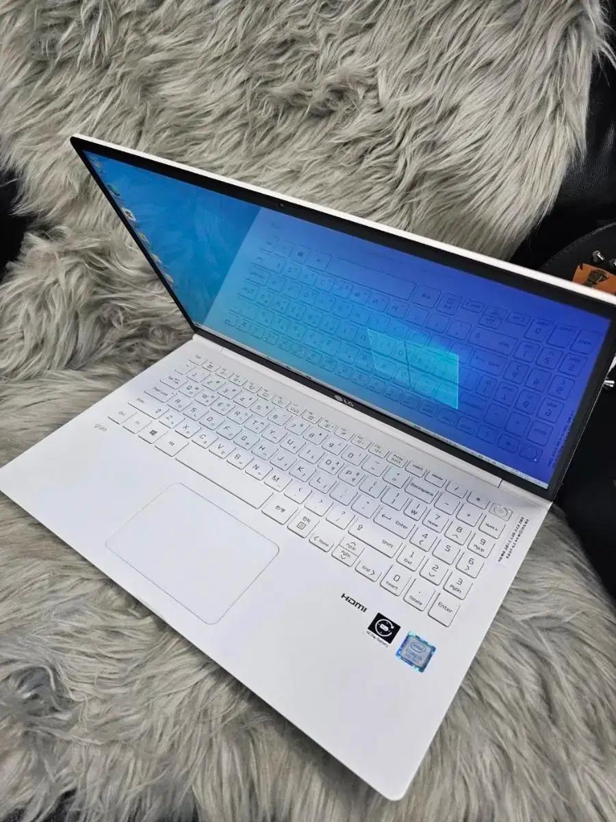 LG그램15인치  i5 8250u 15z990 15인치