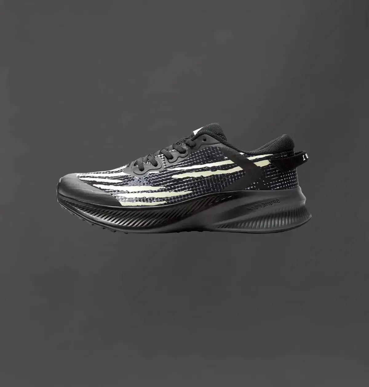 [270]자라 러닝화 Spume Foam 기술